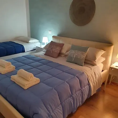 Pensión G-home And Gallipoli